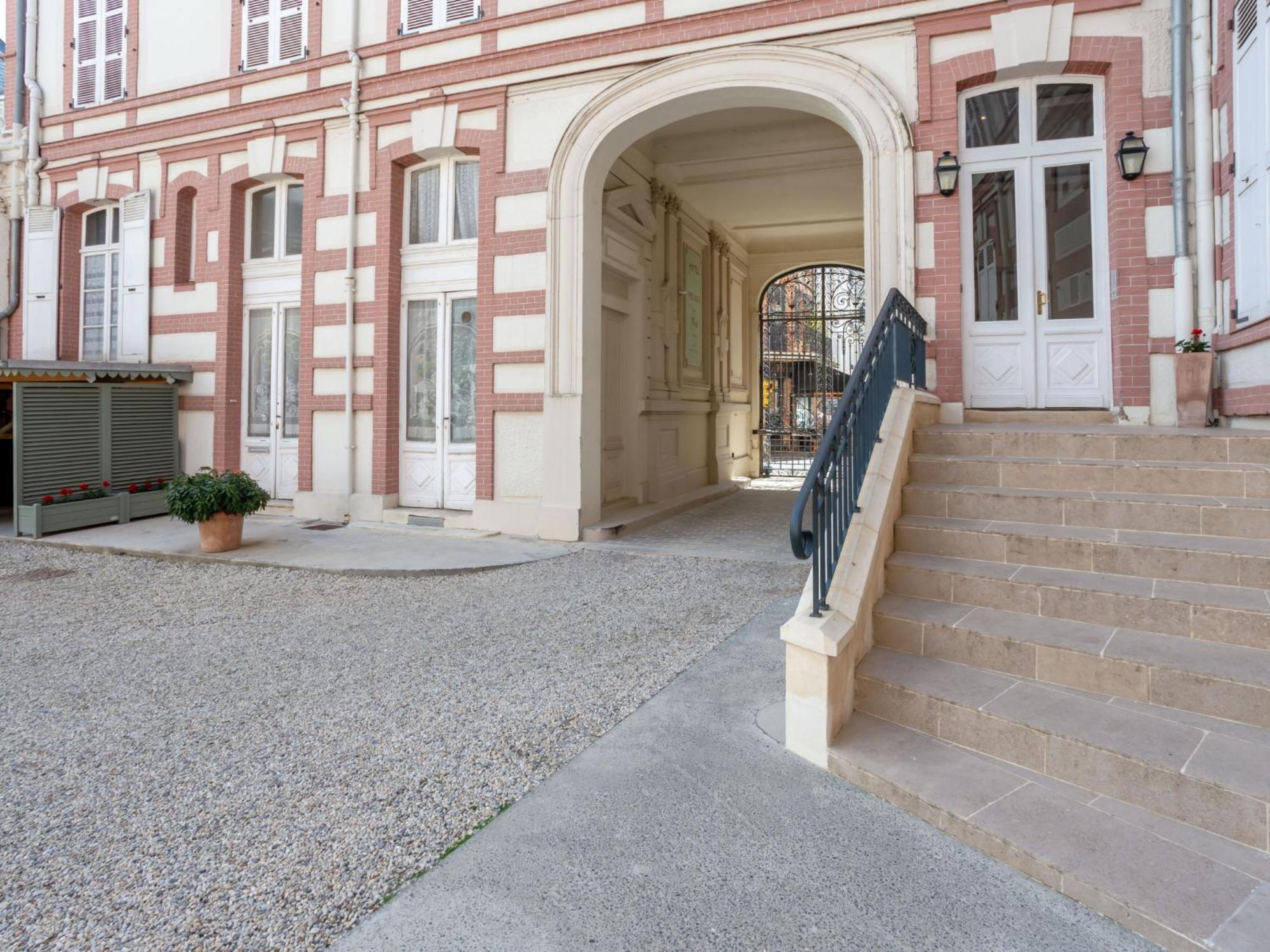 L'hotel De Paris By Interhome Appartement Trouville-sur-Mer